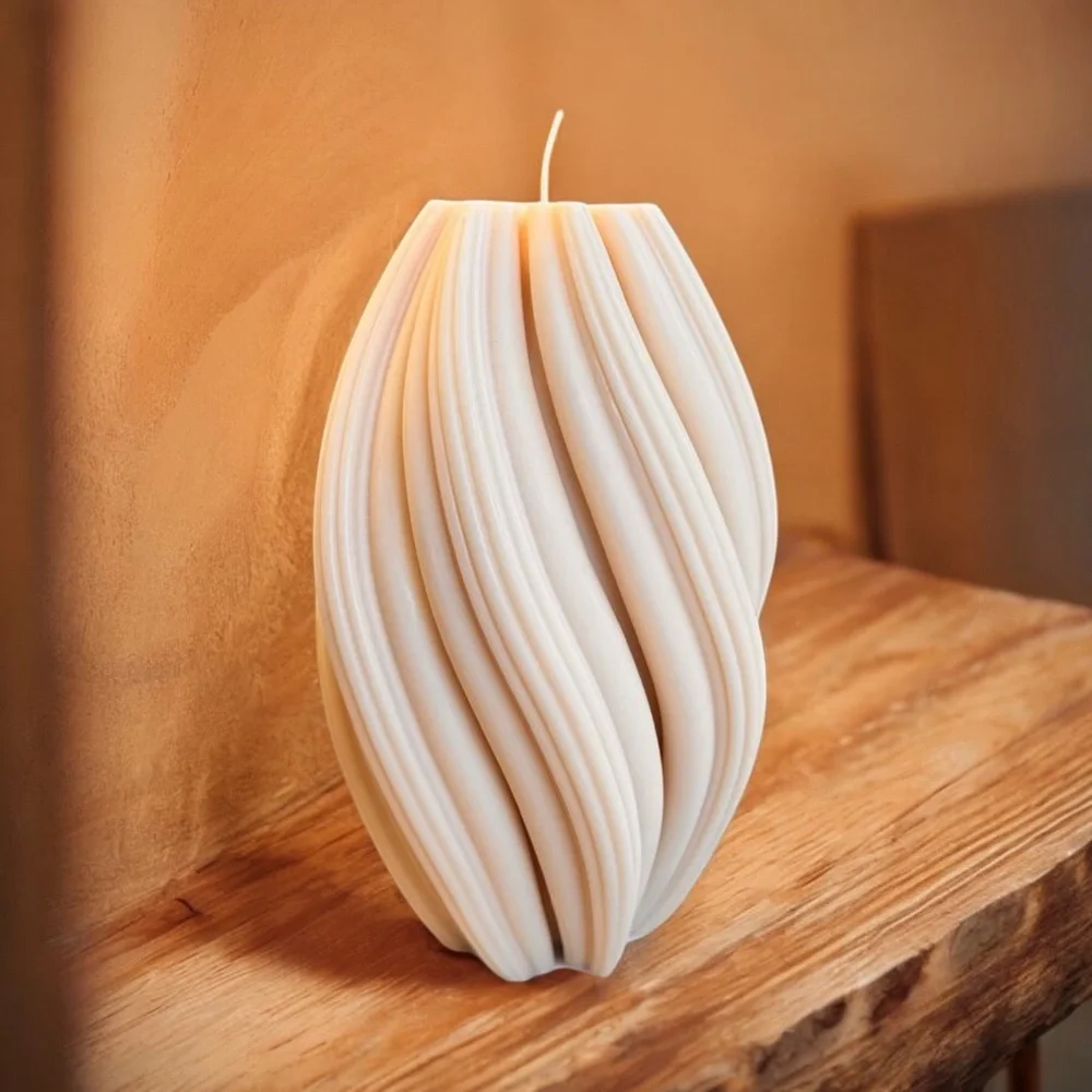 Scented Soy wax Swirl Large Elegant aesthetic Candle - Picture 5 of 6